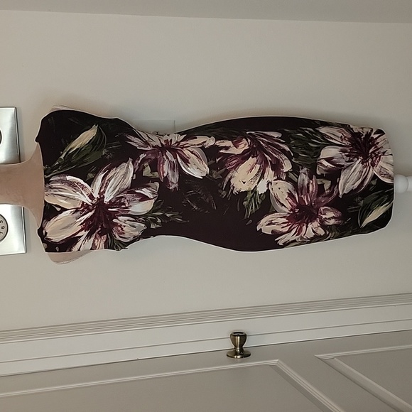 Calvin Klein, Size 8P, Purple Round Neck Floral Sheath Dress, EUC! - Picture 3 of 9